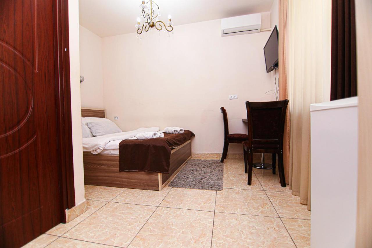 Comfort House Hotel And Tours Erivan Exterior foto