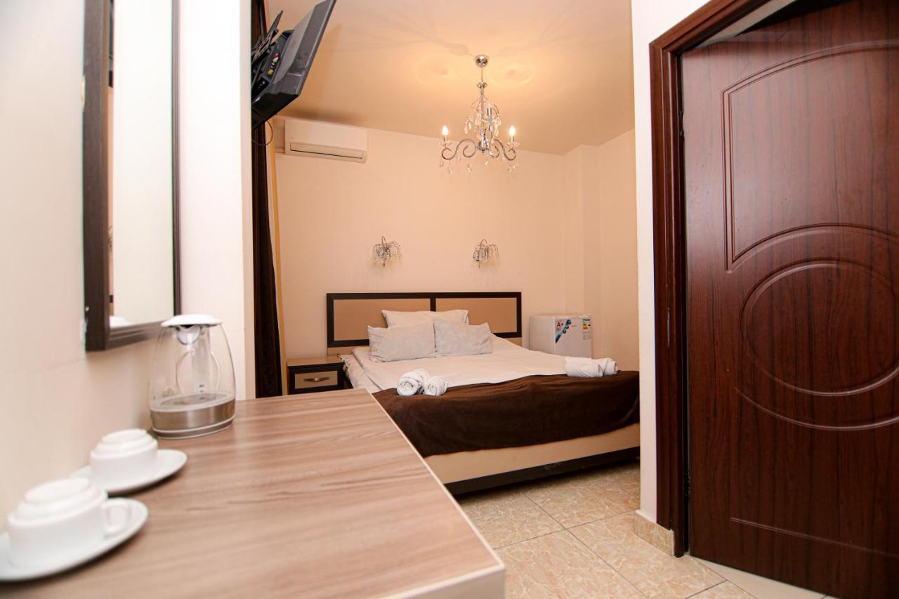 Comfort House Hotel And Tours Erivan Exterior foto