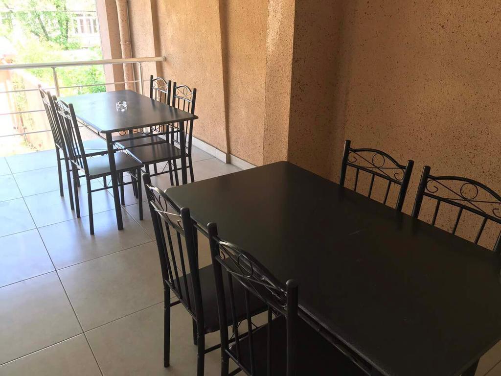 Comfort House Hotel And Tours Erivan Exterior foto