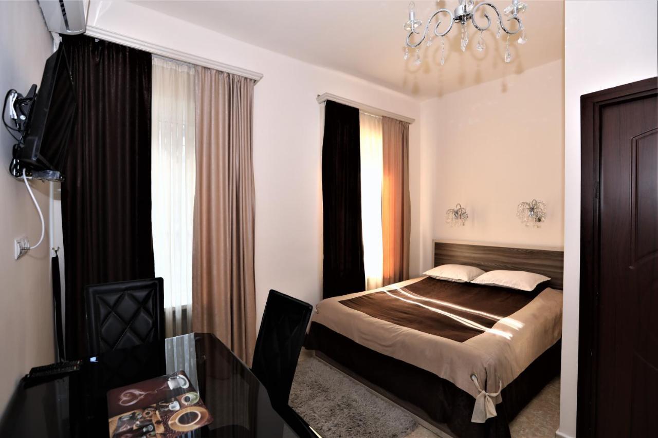 Comfort House Hotel And Tours Erivan Exterior foto