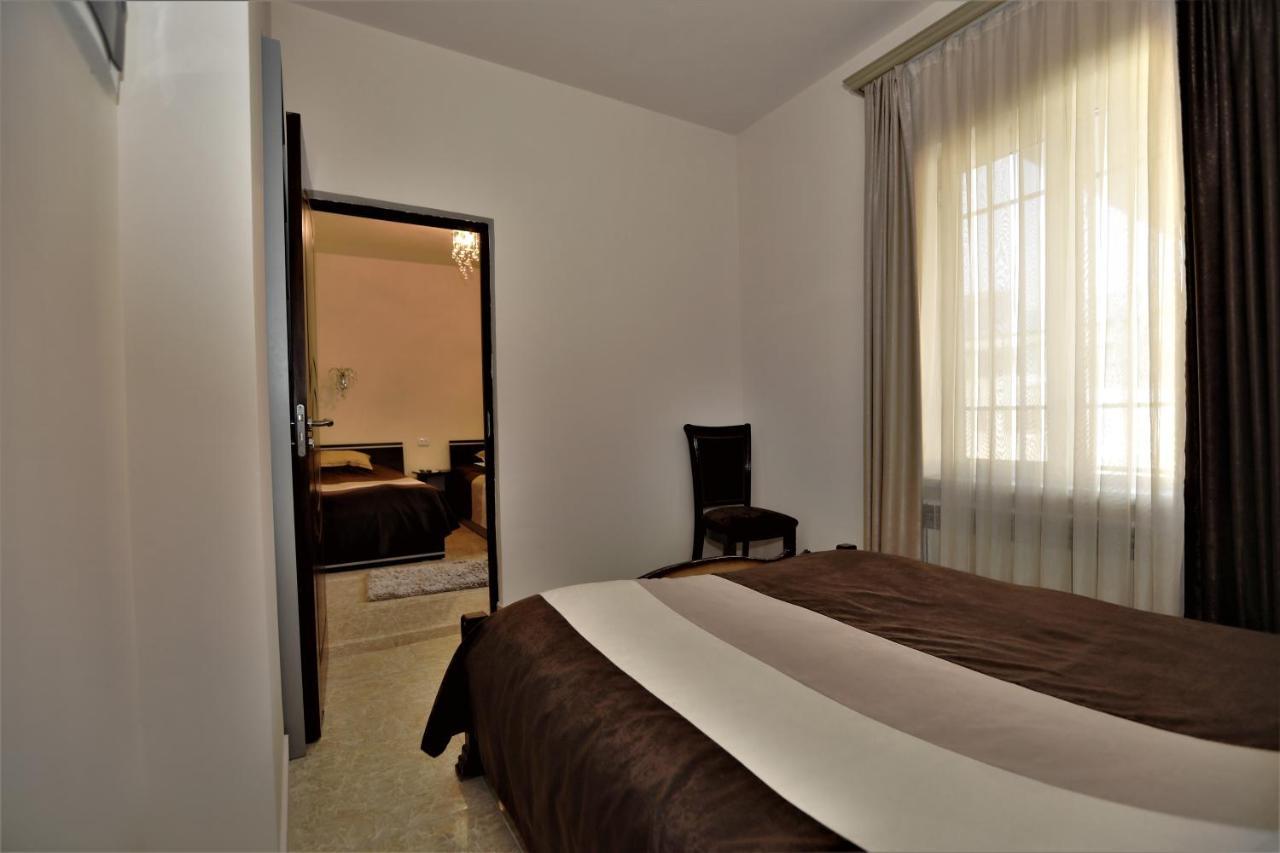Comfort House Hotel And Tours Erivan Exterior foto