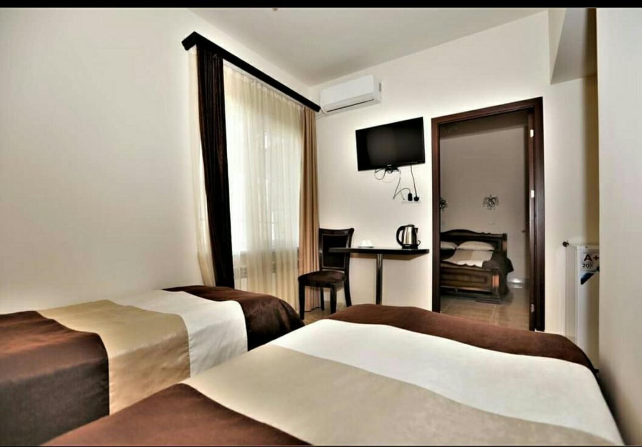 Comfort House Hotel And Tours Erivan Exterior foto