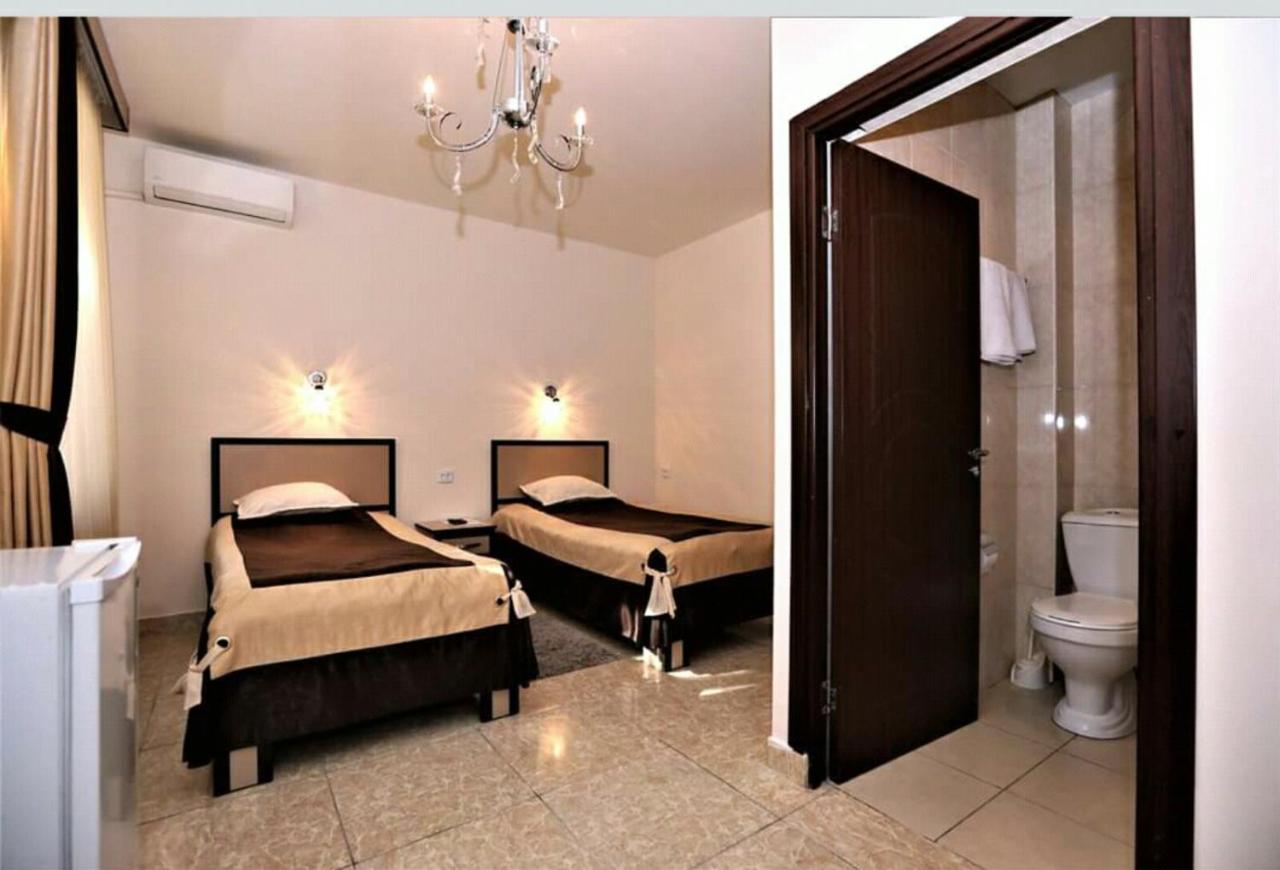 Comfort House Hotel And Tours Erivan Exterior foto